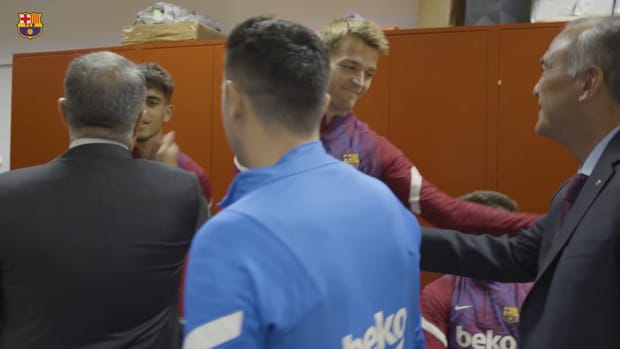 Xavi's first training session as FC Barcelona manager