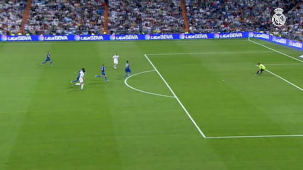 Karim Benzema's first goal as a Real Madrid player