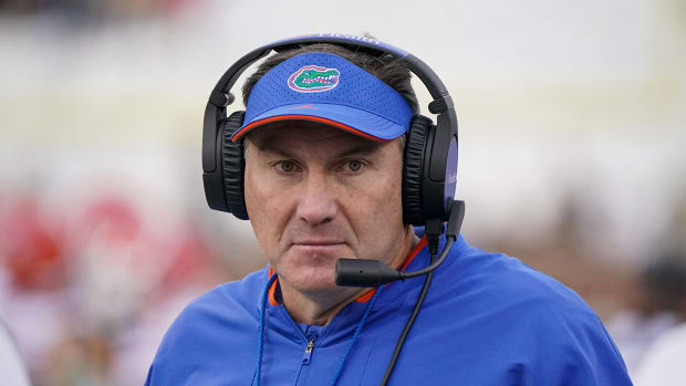 Dan Mullen coaching the Gators.