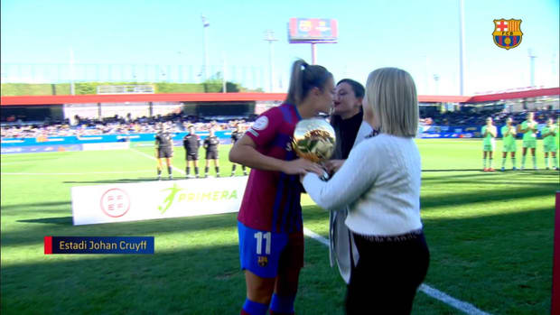 Alexia shows off Ballon d'Or ahead of Barça v Betis at Camp Nou
