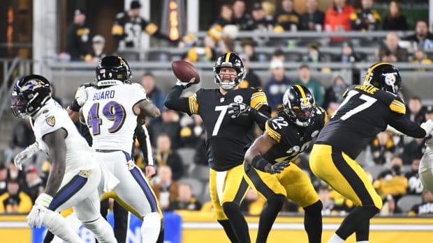 Pittsburgh Steelers quarterback Ben Roethlisberger (7) throws a second quarter pass against the Baltimore Ravens at Heinz Field.