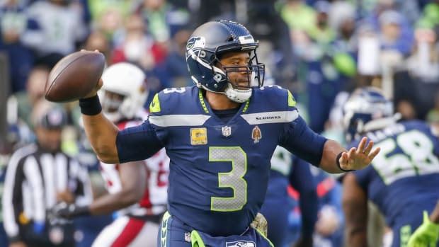 Seattle Seahawks quarterback Russell Wilson (3) passes against the Arizona Cardinals during the first quarter at Lumen Field.