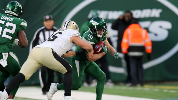 Jets wide receiver Braxton Berrios forced out of bounds