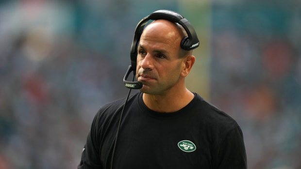 Jets head coach Robert Saleh on sideline