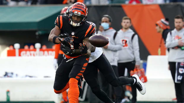 Cincinnati Bengals wide receiver Ja'Marr Chase (1) is unable to catch a pass in the fourth quarter during a Week 16 NFL game against the Baltimore Ravens, Sunday, Dec. 26, 2021, at Paul Brown Stadium in Cincinnati. The Cincinnati Bengals defeated the Baltimore Ravens, 41-21.

Baltimore Ravens At Cincinnati Bengals Dec 26