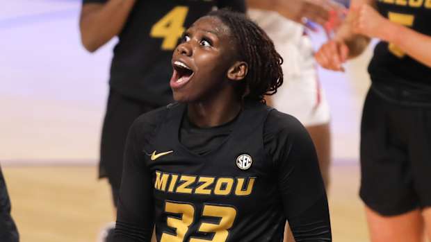 Missouri Tigers guard Aijha Blackwell