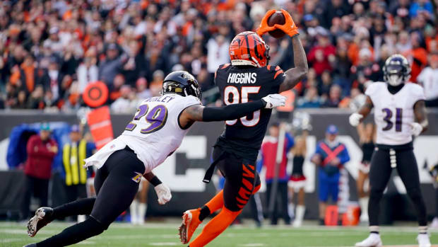 Cincinnati Bengals wide receiver Tee Higgins (85) catches a touchdown pass as Baltimore Ravens cornerback Daryl Worley (29) defends in the fourth quarter during a Week 16 NFL game, Sunday, Dec. 26, 2021, at Paul Brown Stadium in Cincinnati. The Cincinnati Bengals defeated the Baltimore Ravens, 41-21.

Baltimore Ravens At Cincinnati Bengals Dec 26