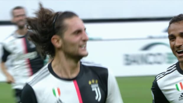 Zlatan inspires 4-2 win over Juventus