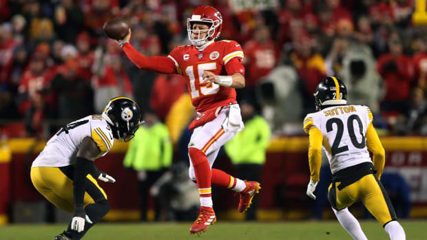 Kansas City Chiefs quarterback Patrick Mahomes (15) throws a pass during the first half of an NFL wild-card playoff football game against the Pittsburgh Steelers, Sunday, Jan. 16, 2022, in Kansas City, Mo.