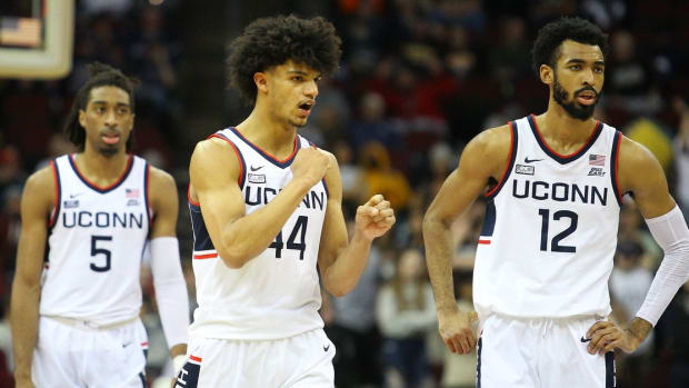 Huskies one of the highest risers in latest AP poll