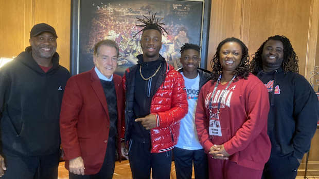 Class of 2023 cornerback Makari Vickers and his family met with Alabama head coach Nick Saban on Saturday.