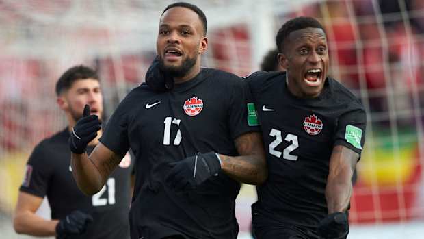 Cyle Larin scores for Canada vs the USMNT