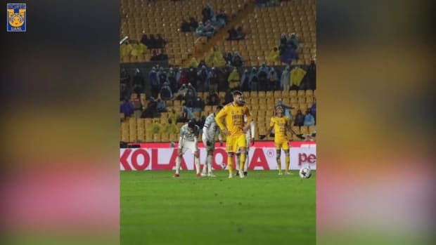 Gignac reaches 100 goals at Tigres stadium