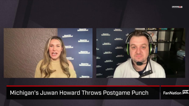 022122-Michigan s Juwan Howard Throws Postgame Punch