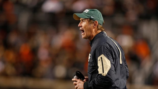 Art Briles coaching Baylor.