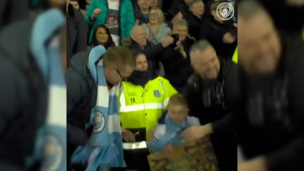 De Bruyne leaves boy in tears after giving him his shirt