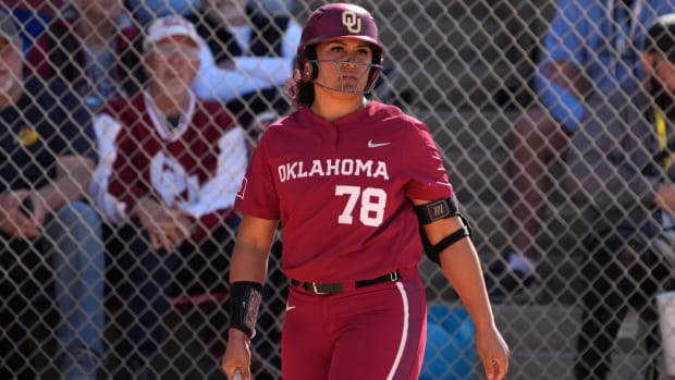 Oklahoma’s Jocelyn Alo looks on before an at-bat.