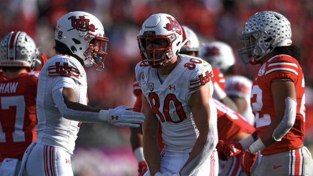 Utah Utes tight end Brant Kuithe (80) celebrates after a play against the Ohio State Buckeyes in the first half during the 2022 Rose Bowl game at the Rose Bowl.