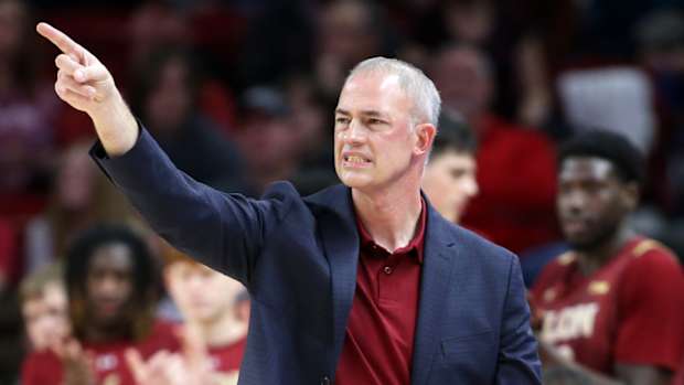 Elon Phoenix head coach Mike Schrage