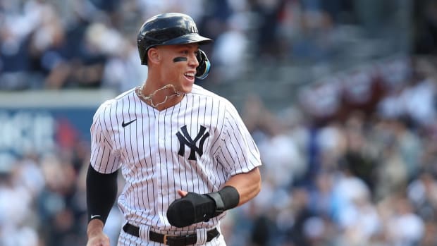 Yankees RF Aaron Judge rounds bases smiling