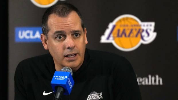 Frank Vogel with the Lakers