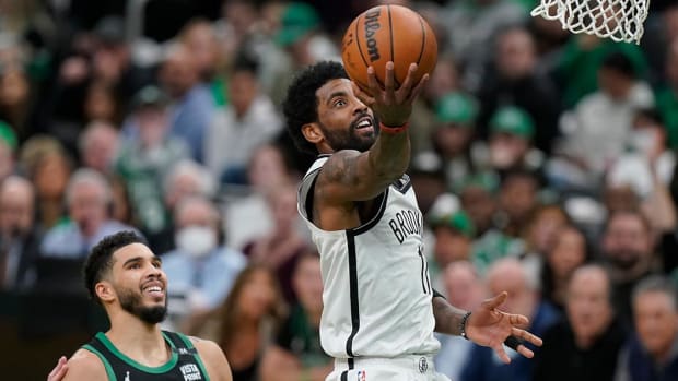 Kyrie Irving vs. Celtics Game 1 2022