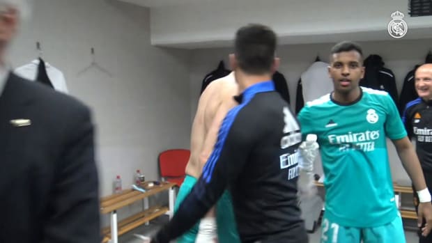 Behind The Scenes: The celebrations in the changing room after the comeback