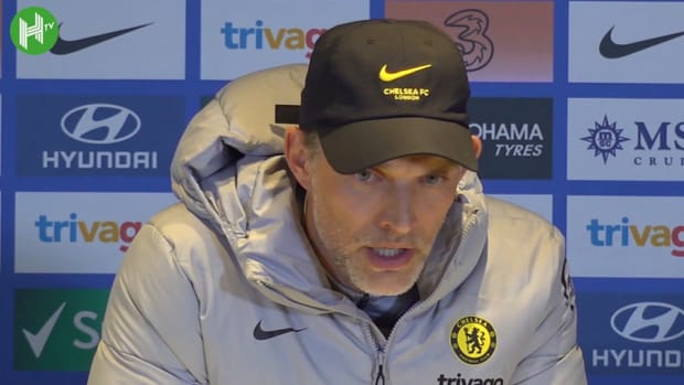 Tuchel complains about the pitch at Stamford Bridge