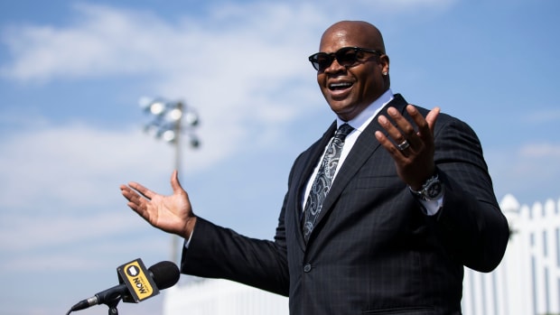 Major League Baseball Hall of Famer Frank Thomas answers questions from the press about his purchase of the Field of Dreams movie site during a news conference, on Thursday, Sep. 30, 2021, on the field, outside of Dyersville, Iowa. 0930 Thebighurt 002 Jpg