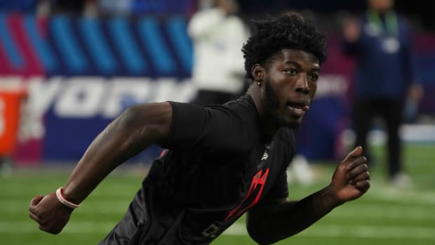 Mar 5, 2022; Indianapolis, IN, USA; Cincinnati defensive lineman Myjai Sanders (DL41) goes through drills during the 2022 NFL Scouting Combine at Lucas Oil Stadium. Mandatory Credit: Kirby Lee-USA TODAY Sports
