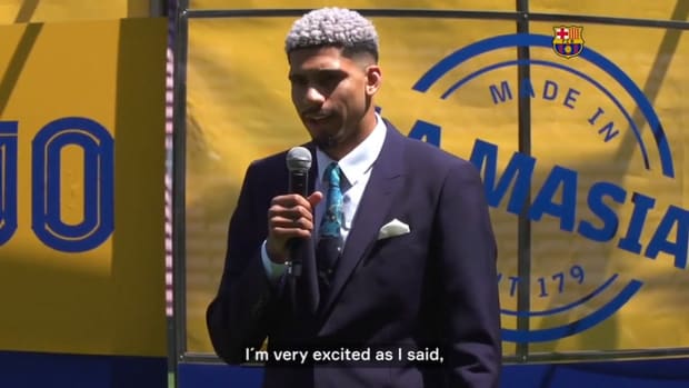 Araújo's emotional speech after extending his contract