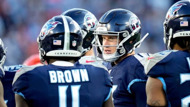 Tennessee Titans quarterback Ryan Tannehill (17) talks with his team during the second quarter of an AFC divisional playoff game at Nissan Stadium Saturday, Jan. 22, 2022 in Nashville, Tenn.