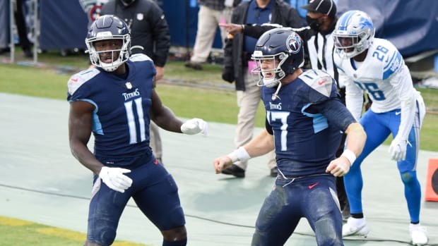 A.J. Brown and Ryan Tannehill of the Titans celebrate.