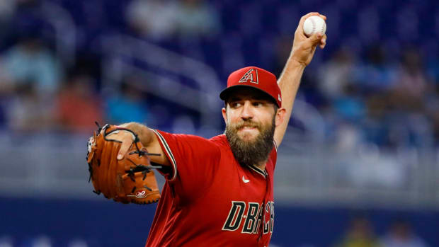 Arizona Diamondbacks starting pitcher Madison Bumgarner (40) delivers a pitch during the first inning against the Miami Marlins.