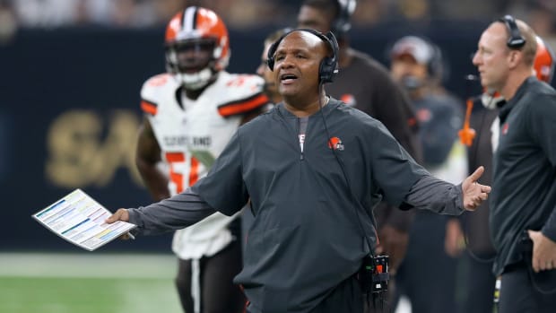 Hue Jackson on the sideline coaching the Browns