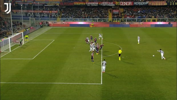 Andrea Pirlo nets last-minute free-kick vs Genoa