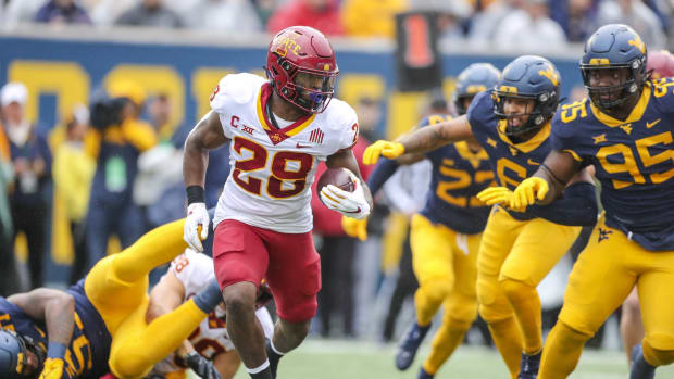 Iowa State RB Breece Hall escapes tackle