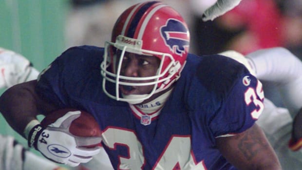 Thurman Thomas surpassed the 1,000-yard rushing mark in the 1996 season finale against the Chiefs.