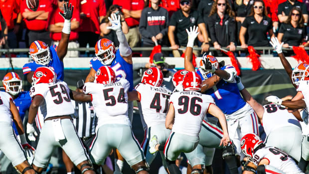 Georgia kicker Jack Podlesny (96) makes the first score of the game with a field goal in the second quarter against Florida.