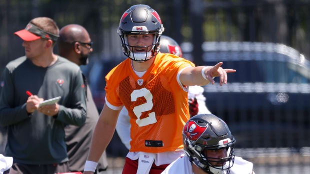 Kyle Trasking at the line of scrimmage during practice for the Buccaneers.