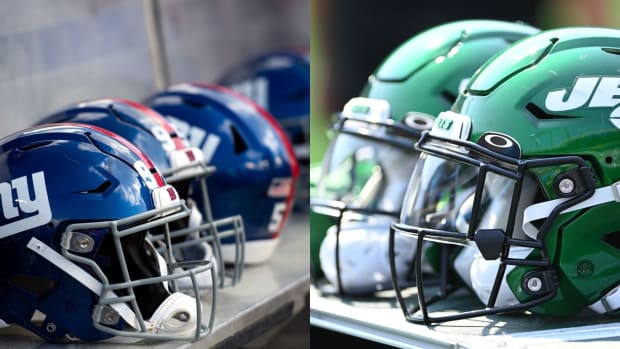 Giants-Jets helmets