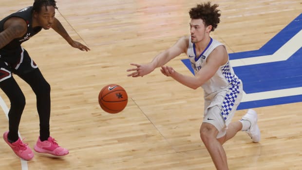 Devin Askew playing for Kentucky