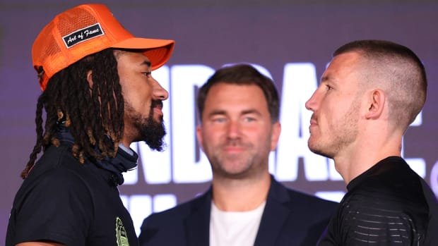 Demetrius Andrade will defend his middleweight title against Liam Williams on Saturday, April 17, 2021.