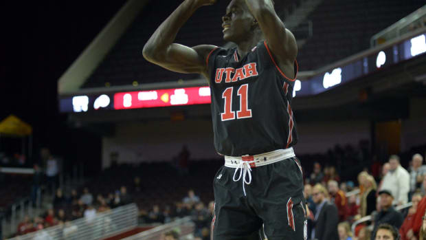 February 6, 2019; Los Angeles, CA, USA; Utah Utes forward Both Gach (11) shoots against the Southern California Trojans during the first half at Galen Center. Mandatory Credit: Gary A. Vasquez-USA TODAY Sports