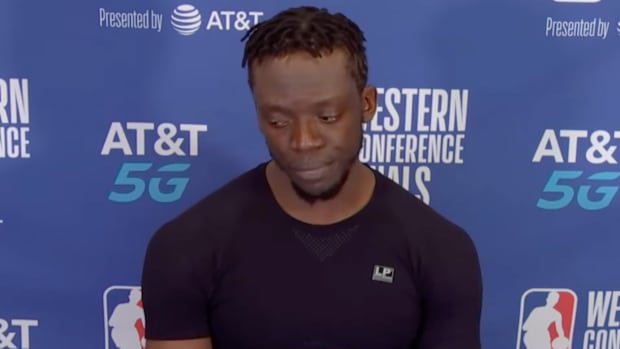 Tearful Reggie Jackson speaks at press conference