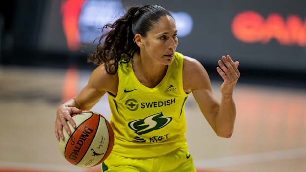 Seattle Storm guard Sue Bird (10) directs traffic during game two of the 2020 WNBA Finals at IMG Academy.