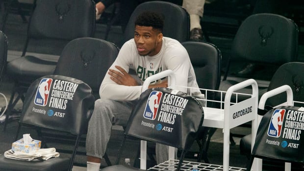 Giannis-Antetokounmpo-BUCKS