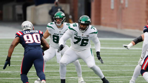 George Fant blocking with Jets