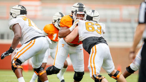 KNOXVILLE, TN - August 12, 2021 - Defensive lineman Omari Thomas #21 of the Tennessee Volunteers during 2021 Fall Camp practice in Neyland Stadium in Knoxville, TN. Photo By Caleb Jones/Tennessee Athletics