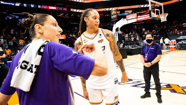 Diana Taurasi (left) and Brittney Griner (right) with the Phoenix Mercury.